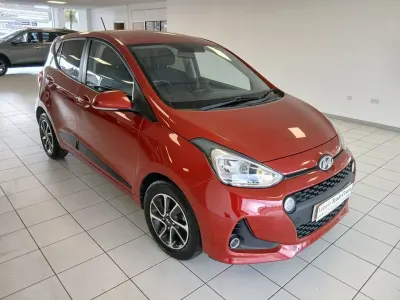 Used Hyundai i10 Premium 66 HP (48 kW) 2018 Red Hatchback