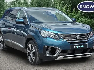 Gebraucht Peugeot 5008 Allure 131 PS (96 kW) 2020 Grün SUV