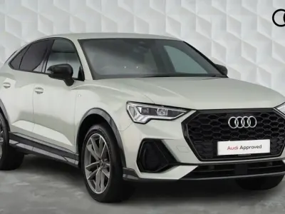 Usado Audi Q3 Sportback Black Edition 150 CV (110 kW) 2022 Plateado SUV