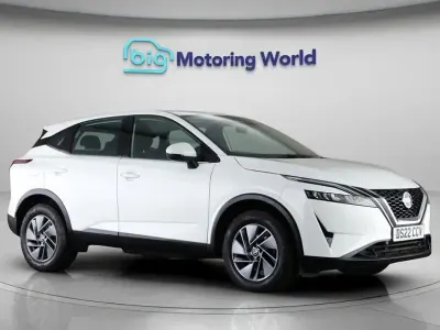 Used Nissan Qashqai Acenta Premium 158 HP (116 kW) 2022 White SUV
