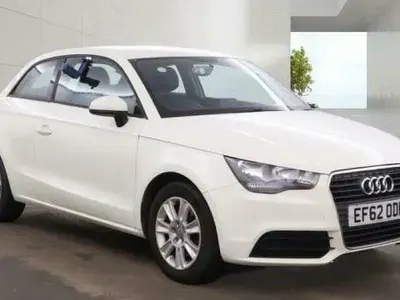 Used Audi A1 Comfort 105 HP (77 kW) 2012 White Hatchback