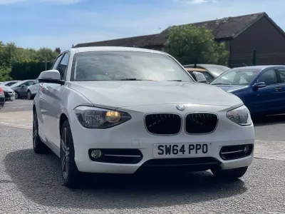 Usado BMW 120 Sport Line 184 CV (135 kW) 2015 Blanco Utilitario