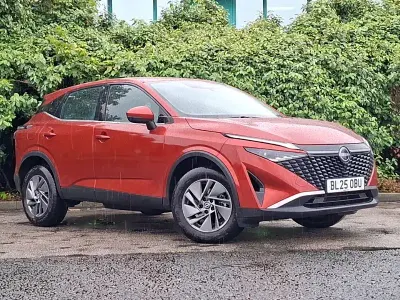 Used Nissan Qashqai Acenta Premium 140 HP (102 kW) 2025 Red SUV