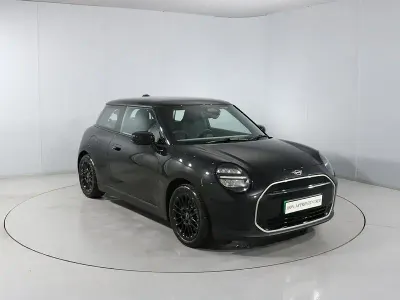 Used Mini Cooper Exclusive 135 kW (184 HP) 2025 Black Hatchback