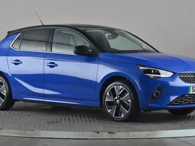 Używany Vauxhall Corsa-e Elite 100 kW (136 KM) 2021 Niebieski Hatchback