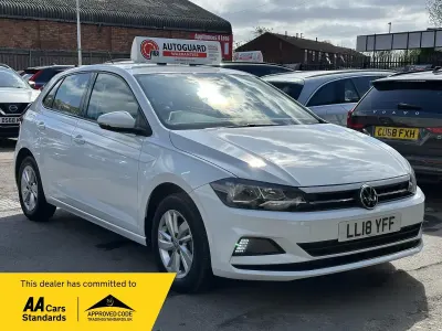 Begagnad VW Polo SE 2018 Vit Halvkombi