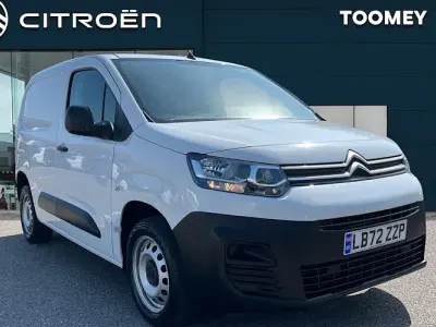 Used Citroën Berlingo PureTech 110 HP (80 kW) 2022 White MPV