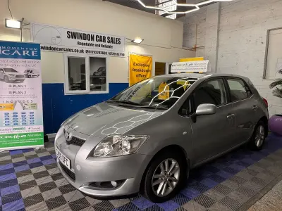 Used Toyota Auris 125 HP (91 kW) 2009 Silver Hatchback