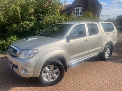 used Toyota HiLux 3.0 D-4D Invincible Pickup Double Cab Auto 4WD Euro 5 4dr