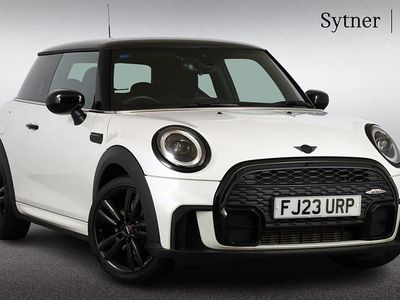 Begagnad Mini Cooper Hatch 134 HK (98 kW) 2023 Vit Halvkombi