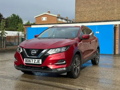 Used Nissan Qashqai N-Connecta 2017 Red SUV