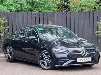 Usado Mercedes CLA220 Executive 190 CV (139 kW) 2025 Negro Berlina