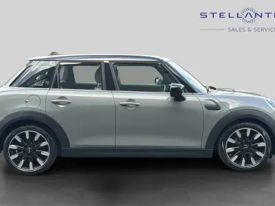Begagnad Mini Cooper Exclusive 134 HK (98 kW) 2022 Grå Halvkombi
