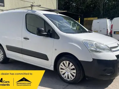 Used Citroën Berlingo 75 HP (55 kW) 2010 White MPV