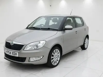 Usado Skoda Fabia Elegance 105 CV (77 kW) 2014 Beige Utilitario