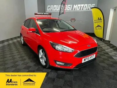 Used Ford Focus Zetec 125 HP (91 kW) 2015 Red Hatchback