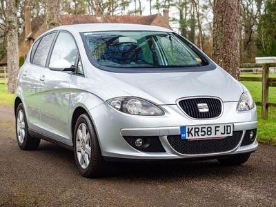 Begagnad Seat Altea Stylance 102 HK (75 kW) 2009 Grå Minibuss