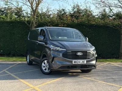 Begagnad Ford Transit Custom Limited 136 HK (100 kW) 2024 Grå Van