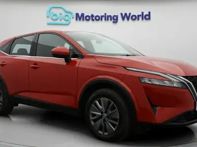 Begagnad Nissan Qashqai S 140 HK (102 kW) 2022 Röd SUV