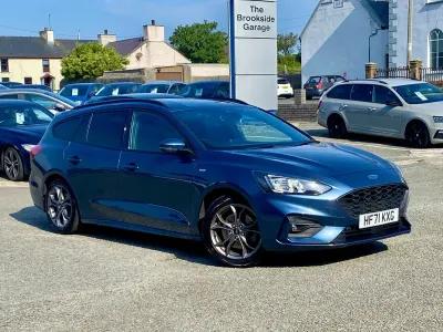 Used Ford Focus ST-Line 125 HP (91 kW) 2021 Blue Estate