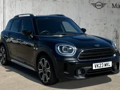 Begagnad Mini Cooper S Countryman Exclusive 178 HK (130 kW) 2023 Svart SUV