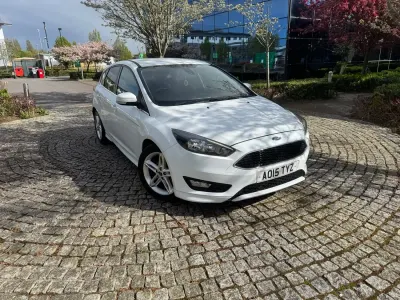 Używany Ford Focus Zetec 115 KM (84 kW) 2015 Biały Hatchback