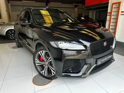 Usado Jaguar F-Pace Supercharged 550 HP (404 kW) 2019 Preto SUV