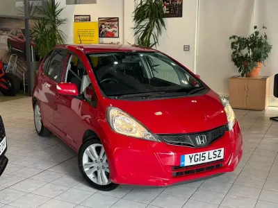 Used Honda Jazz ES 99 HP (72 kW) 2015 Red Hatchback