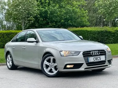 Używany Audi A4 Design 143 KM (105 kW) 2012 Srebrny Sedan/Limuzyna