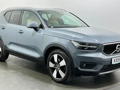 Used Volvo XC40 Momentum 190 HP (139 kW) 2019 Grey SUV