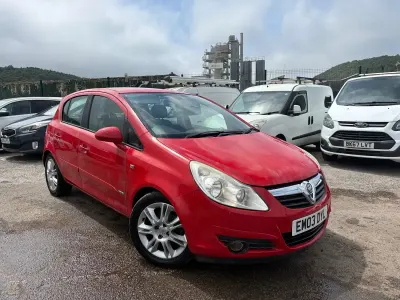 Used Vauxhall Corsa Design Edition 90 HP (66 kW) 2007 Red Hatchback