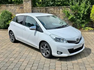 Used Toyota Yaris Trend 99 HP (72 kW) 2013 White Hatchback