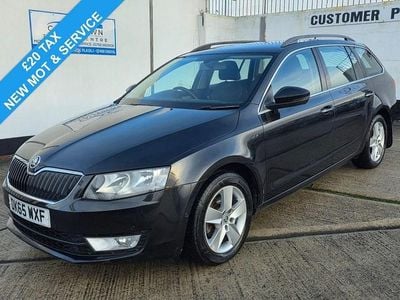 Black Used 2015 Skoda Octavia Business Line Estate | £5,695 (Expensive)