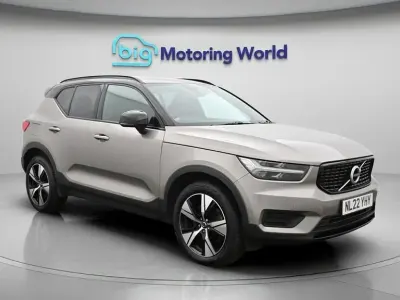 Begagnad Volvo XC40 Plus 211 HK (155 kW) 2022 Grå SUV