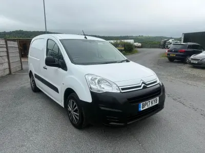 Used Citroën Berlingo 75 HP (55 kW) 2017 White MPV