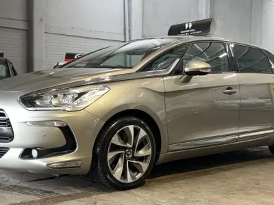 Usado Citroën DS5 2014 Gris Utilitario