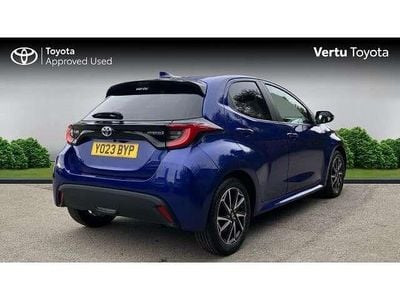 Used Toyota Yaris Hybrid Design 116 HP (85 kW) 2023 Blue Hatchback