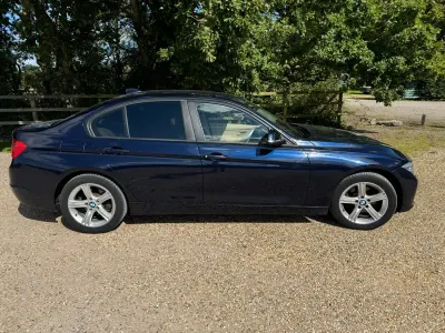 Begagnad BMW 320 Comfort Edition 181 HK (133 kW) 2013 Blå Sedan