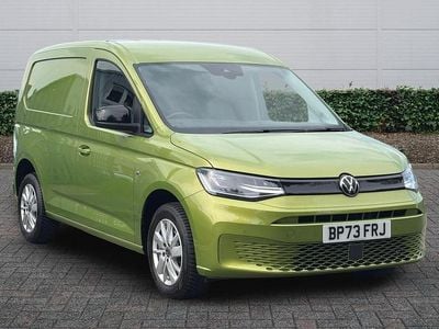 Begagnad VW Caddy Pro 122 HK (89 kW) 2024 Grön Minibuss