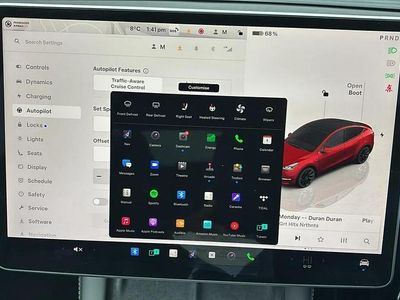 Used Tesla Model Y Long Range AWD 378 kW (514 HP) 2022 Red SUV