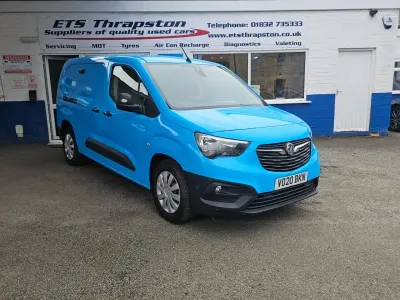 Used Vauxhall Combo Edition 100 HP (73 kW) 2020 Blue MPV