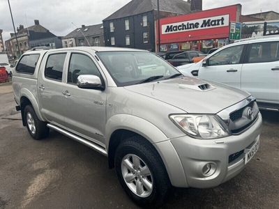 used Toyota HiLux 3.0 D-4D Invincible Pickup 4dr Diesel Auto 4WD (227 g/km, 171 bhp)