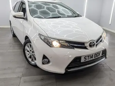 Used Toyota Auris Touring Sports 88 HP (64 kW) 2014 Estate