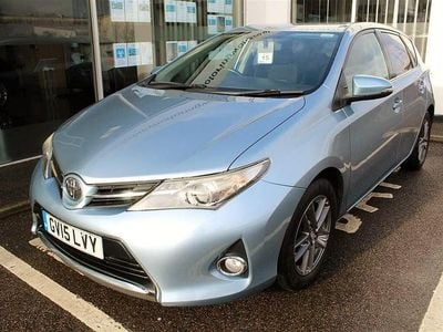 Used Toyota Auris Plus 132 HP (97 kW) 2015 Blue Hatchback