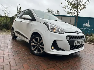 Used Hyundai i10 Premium SE 2019 White Hatchback