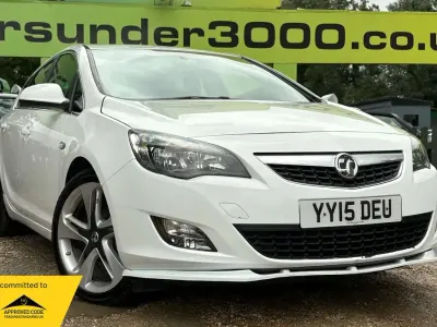 Used Vauxhall Astra Edition 2015 White Hatchback