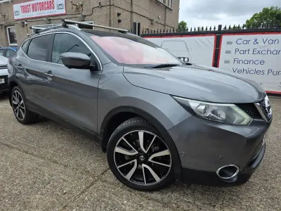 Used Nissan Qashqai Tekna 110 HP (80 kW) 2015 Grey SUV