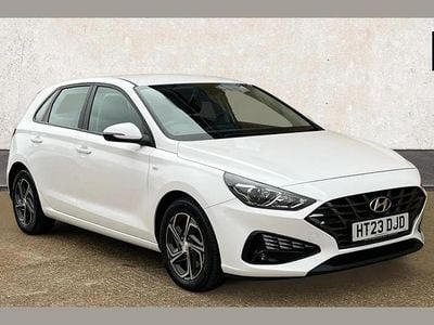 Second-hand Hyundai i30 SE 120 CP (88 kW) 2023 Alb Hatchback
