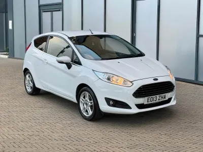 Used Ford Fiesta Zetec 82 HP (60 kW) 2013 White Hatchback