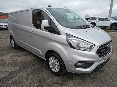 Usado Ford Transit Custom Limited 130 HP (95 kW) 2023 Prateado Van